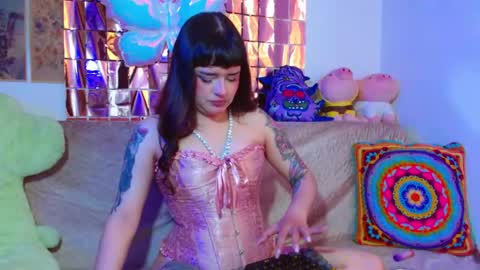 Snapshot of tara_hs chatting on May 28, 3:20 pm online show from May 28, 3:20 pm