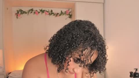  T A R A  online show from September 30, 4:39 am