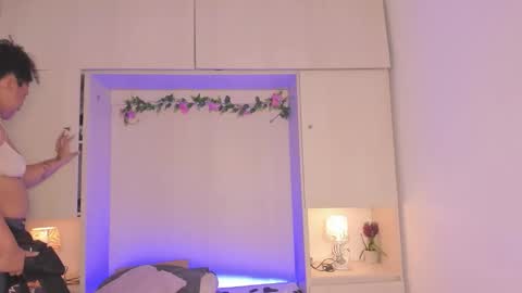  T A R A  online show from November 1, 4:47 am