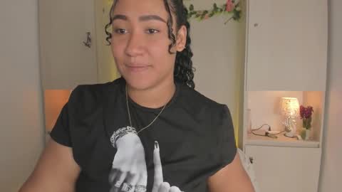  T A R A  online show from February 7, 4:16 am