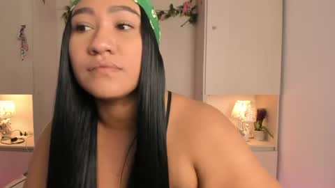Snapshot of tarawiilson_ chatting on June 11, 4:32 am T A R A online show from June 11, 4:32 am