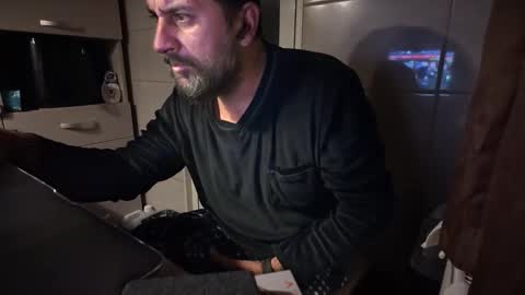 tarkan198 online show from November 14, 7:45 pm