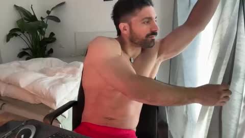 tarquit8 online show from April 4, 8:45 am