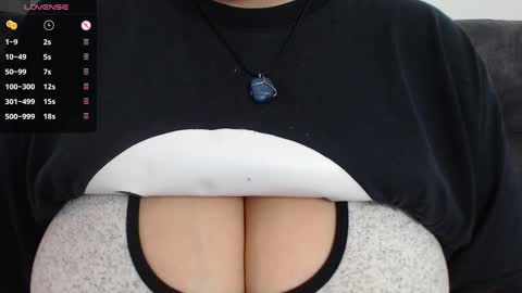 tarrant_ online show from February 15, 9:37 pm