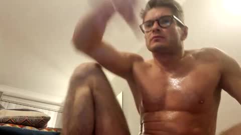 Snapshot of tartankingofscots chatting on October 25, 2:08 am tartankingofscots online show from October 25, 2:08 am