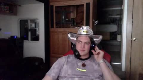 tarus333 online show from February 27, 6:35 am