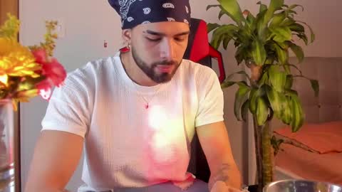 Snapshot of tarzanylobo chatting on January 3, 3:49 am Tarzan online show from January 3, 3:49 am