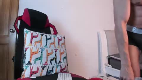 Snapshot of tarzanylobo chatting on January 15, 6:22 am Tarzan online show from January 15, 6:22 am