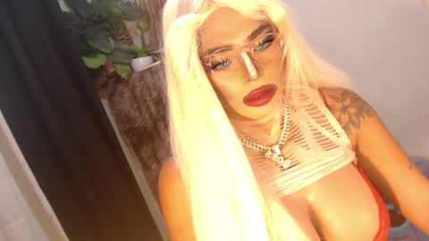 Snapshot of tasha_goddess chatting on June 7, 2:43 pm tashaa online show from June 7, 2:43 pm