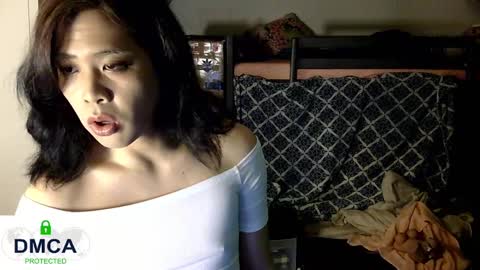 Snapshot of tashakai chatting on January 4, 4:01 am TashaKai online show from January 4, 4:01 am