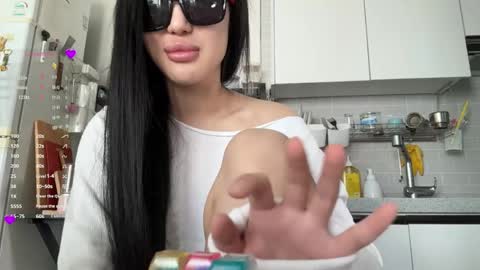 Snapshot of tashinadoncaster chatting on June 5, 1:23 am Viola online show from June 5, 1:23 am