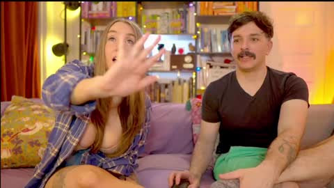 Snapshot of task_manager chatting on March 7, 8:11 pm Vivian  Clark online show from March 7, 8:11 pm