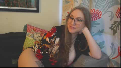 Snapshot of task_manager chatting on October 10, 1:43 pm Vivian  Clark online show from October 10, 1:43 pm