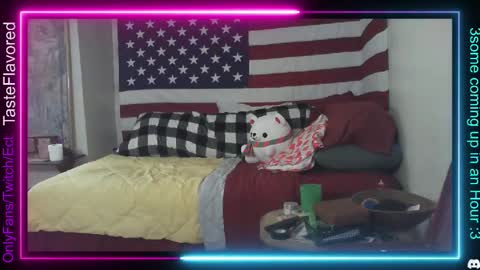 Snapshot of tasteflavored_femboy chatting on January 25, 10:28 pm Taste online show from January 25, 10:28 pm