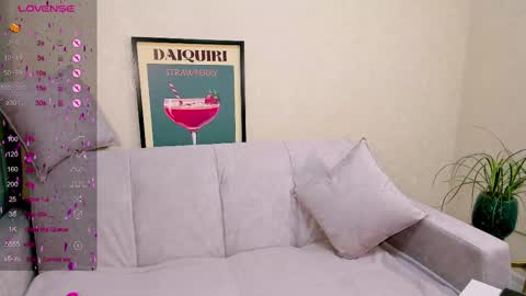 Snapshot of tasty__booty chatting on February 24, 8:27 am Ann online show from February 24, 8:27 am