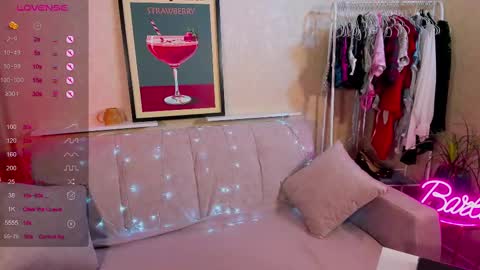 Snapshot of tasty__booty chatting on March 8, 2:23 am Ann online show from March 8, 2:23 am