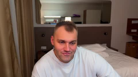 My shows 2100500 UTC3 online show from November 19, 6:08 pm