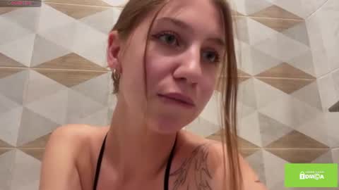 Snapshot of tastyvinni chatting on July 4, 3:40 pm Veni online show from July 4, 3:40 pm