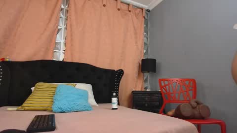 Snapshot of tatiana_jaramillo chatting on October 20, 12:38 pm tatiana online show from October 20, 12:38 pm