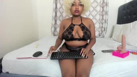 Snapshot of tatiana_storm chatting on February 16, 8:54 am tatiana_storm online show from February 16, 8:54 am