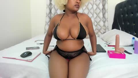 Snapshot of tatiana_storm chatting on February 21, 10:22 pm tatiana_storm online show from February 21, 10:22 pm