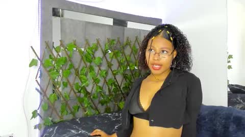 tatianasquirthot online show from March 23, 7:07 pm