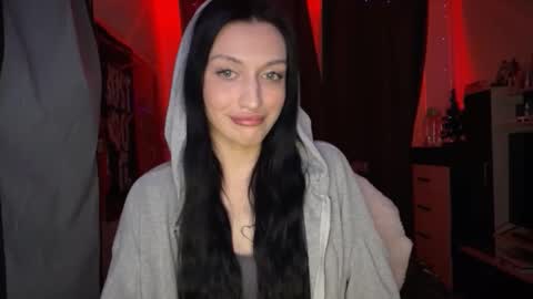 Snapshot of tatika_williams chatting on December 16, 2:33 pm tatika_williams online show from December 16, 2:33 pm