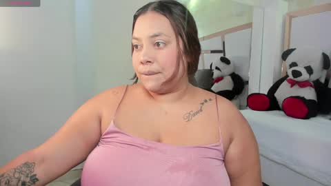 Snapshot of tatikanyx chatting on June 9, 12:28 pm tatikanyx online show from June 9, 12:28 pm