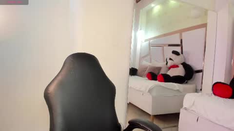 Snapshot of tatikanyx chatting on June 26, 12:09 pm tatikanyx online show from June 26, 12:09 pm