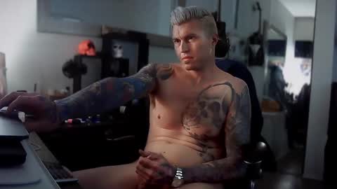 Snapshot of tattednblonde chatting on January 18, 3:27 pm tattednblonde online show from January 18, 3:27 pm