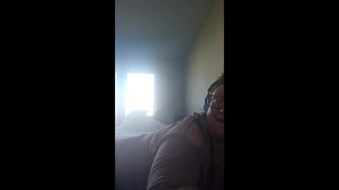 Snapshot of tattednerdgurl chatting on February 2, 5:44 pm Smarti Butt online show from February 2, 5:44 pm