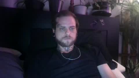 Snapshot of tattedzombie chatting on July 8, 10:58 pm tattedzombie online show from July 8, 10:58 pm