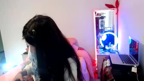 Snapshot of tatto_smoke_couple chatting on February 8, 2:37 am tatto_smoke_couple online show from February 8, 2:37 am