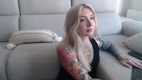 tattoobbgirl online show from September 19, 11:33 am