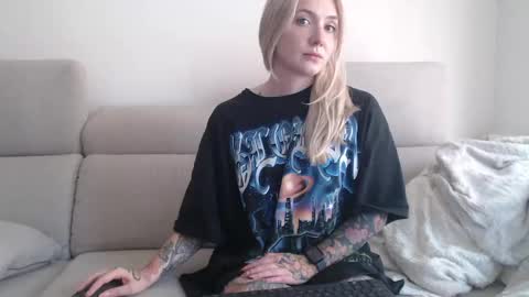 tattoobbgirl online show from October 10, 3:22 pm