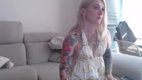 tattoobbgirl online show from October 17, 1:25 pm