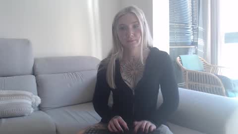 tattoobbgirl online show from November 17, 2:34 pm