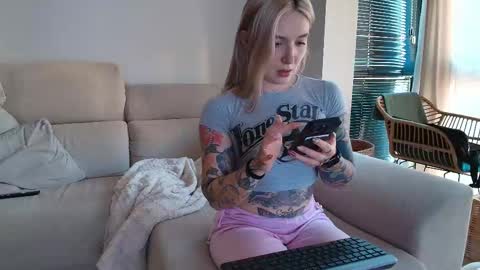 tattoobbgirl online show from February 21, 4:30 pm