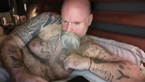 Tattooeddilf 01 online show from October 23, 10:30 pm