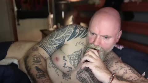 Tattooeddilf 01 online show from November 20, 12:44 am