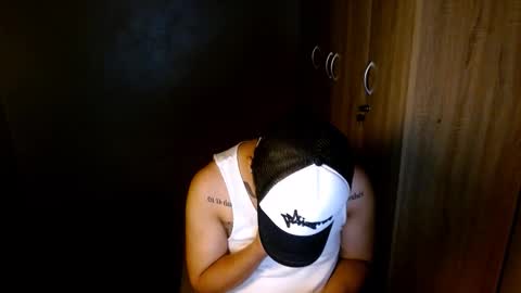 Snapshot of tattooguy1209 chatting on November 5, 2:50 pm zareen online show from November 5, 2:50 pm