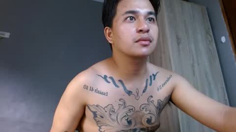 Snapshot of tattooguy1209 chatting on November 16, 2:28 am zareen online show from November 16, 2:28 am