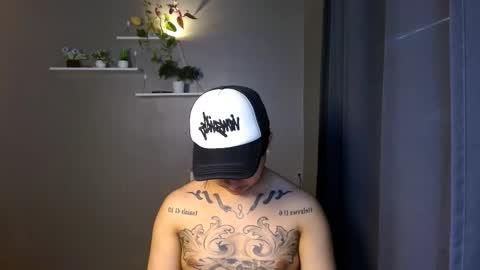 Snapshot of tattooguy1209 chatting on November 17, 6:30 am zareen online show from November 17, 6:30 am