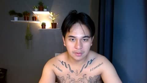 Snapshot of tattooguy1209 chatting on December 1, 10:09 am zareen online show from December 1, 10:09 am