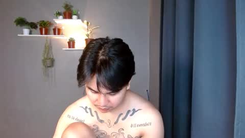 Snapshot of tattooguy1209 chatting on December 4, 10:24 am zareen online show from December 4, 10:24 am