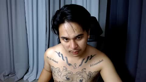 Snapshot of tattooguy1209 chatting on December 20, 10:11 am zareen online show from December 20, 10:11 am