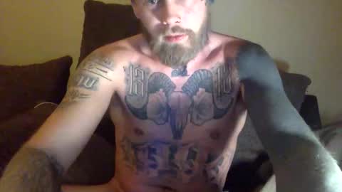 tattoohunkno online show from November 18, 12:05 am