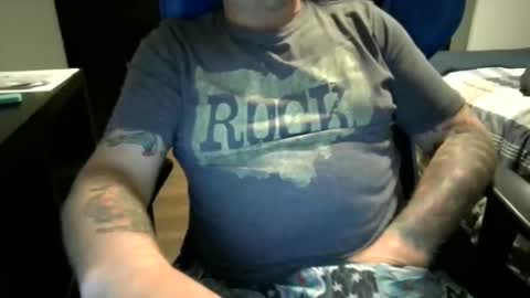 Snapshot of tattslovestattas1 chatting on October 20, 9:37 pm tattslovestattas1 online show from October 20, 9:37 pm