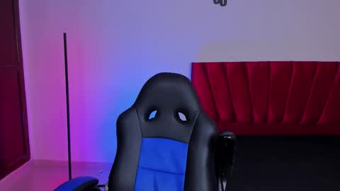 tau_montes online show from December 16, 1:27 pm