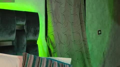 taurito___ online show from November 5, 6:13 am